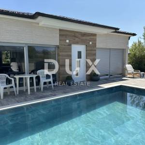 ZADAR, VIR – Moderna prizemnica s bazenom!