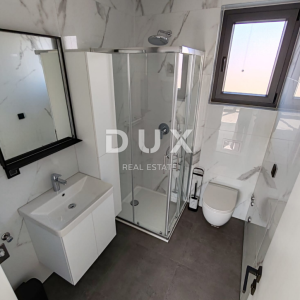 ZADAR, VIR - Novogradnja! Moderan penthouse samo 130 metara od plaže s fantastičnim pogledom na more! 1-S4