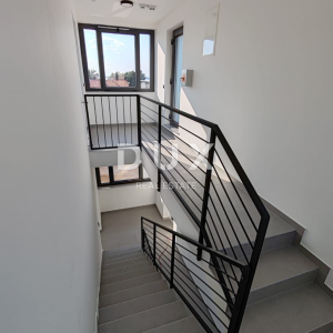 ZADAR, VIR - Novogradnja! Moderan penthouse samo 130 metara od plaže s fantastičnim pogledom na more! 1-S4