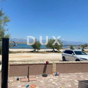 ZADAR, VIR - Prostrana kuća prvi red do plaže!