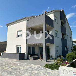 ZADAR, VIR - Prostrana kuća s 5 apartmana 