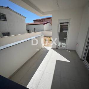ZADAR, VIR - Stan s vrtom! 2S+DB - NOVOGRADNJA!