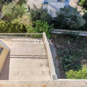 ZADAR, VIŠNJIK - Kuća na 4 etaže s vlastitim maslinikom!