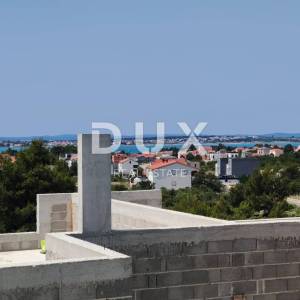 ZADAR, VRSI - Dvojna Kuća s Privatnim Bazenom i Ogromnom Terasom s Pogledom na More! A1
