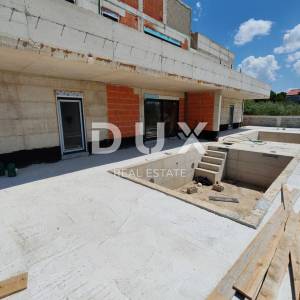 ZADAR, VRSI - Ekskluzivan prizemni stan s bazenom i vrtom! S2