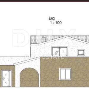 ZADAR, VRSI - Građevinsko zemljište s dozvolom za gradnju kuće za odmor