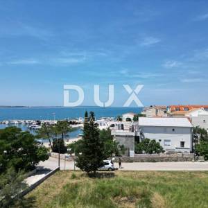 ZADAR, VRSI - Građevinsko zemljište na 30m od mora