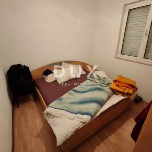 ZADAR, VRSI - Kuća s velikim stanom, tri apartmana i prostranim dvorištem s maslinama!