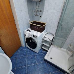 ZADAR, VRSI - Kuća s velikim stanom, tri apartmana i prostranim dvorištem s maslinama!