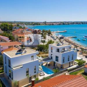 ZADAR, VRSI - Luskuzne sestrinske vile 1. red do mora