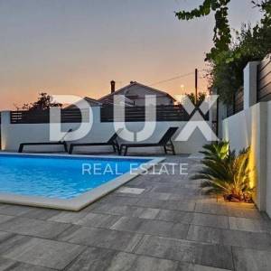 ZADAR, VRSI - Prekrasna vila s bazenom