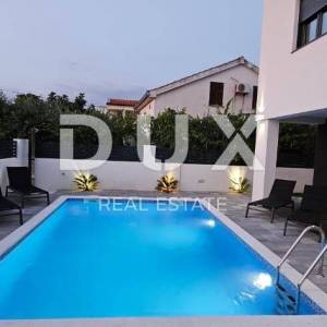 ZADAR, VRSI - Prekrasna vila s bazenom