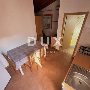 ZADAR, ZATON - Kuća s dva apartmana u blizini mora