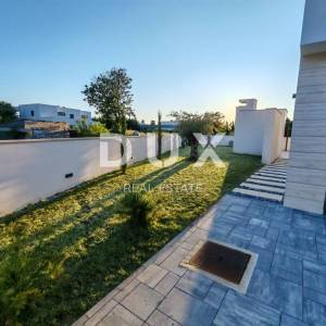 ZADAR, ZATON -  Luksuzna Dvojna Vila s Grijanim Bazenom, Saunom i Teretanom! Novogradnja! A1
