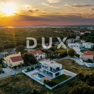 ZADAR, ZATON - Luksuzna vila s grijanim bazenom