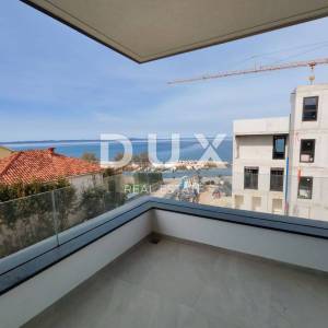 ZADAR, ZATON - Luksuzni penthouse s grijanim bazenom, prekrasnim pogledom na more, 30 metara od plaže! S8