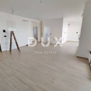 ZADAR, ZATON - Luksuzni penthouse s grijanim bazenom, prekrasnim pogledom na more, 30 metara od plaže! S8