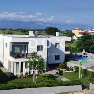 ZADAR, ZATON - Moderna vila s grijanim bazenom