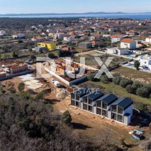 ZADAR, ZATON - Moderne montažne kuće u nizu! H6