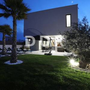 ZADAR, ZATON - Otkrijte Svoj Novi Dom Iz Snova u Luksuznoj Vili Blizu Mora u Zatonu