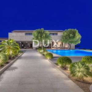 ZADAR, ZATON - Vila u novogradnji s unutarnjim i vanjskim bazenom