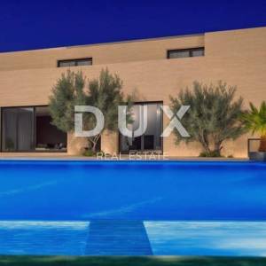 ZADAR, ZATON - Vila u novogradnji s unutarnjim i vanjskim bazenom 