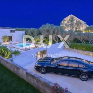 ZADAR, ZATON - Vila u novogradnji s unutarnjim i vanjskim bazenom 