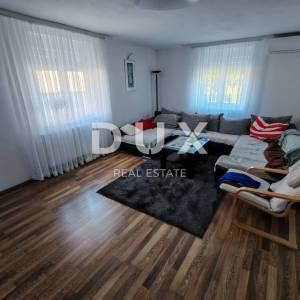 ZADAR, ZEMUNIK DONJI - Predivna kuća s ogromnom okućnicom na mirnom području okružena prirodom!