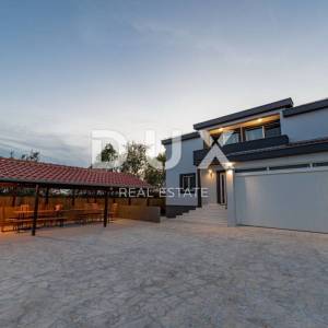 ZADAR, ZEMUNIK - Prekrasna vila s grijanim bazenom