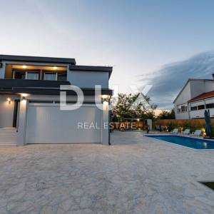 ZADAR, ZEMUNIK - Prekrasna vila s grijanim bazenom