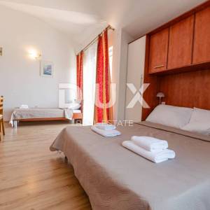 ZADAR, ZEMUNIK - Prekrasna vila s grijanim bazenom