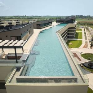 ZADNJI STANOVI! TOP RESORT PORED UMAGA; LUKSUZNI APARTMAN S POGLEDOM NA MORE