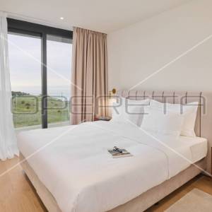 ZADNJI STANOVI! TOP RESORT PORED UMAGA; LUKSUZNI APARTMAN S POGLEDOM NA MORE