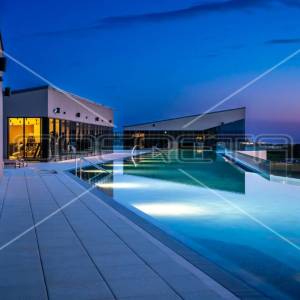 ZADNJI STANOVI! TOP RESORT PORED UMAGA; LUKSUZNI APARTMAN S POGLEDOM NA MORE