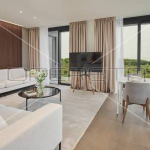 ZADNJI STANOVI! TOP RESORT PORED UMAGA; LUKSUZNI APARTMAN S POGLEDOM NA MORE