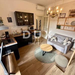 ZAGREB, CENTAR - dvoetažni stan s tri apartmana i odličnim prihodima!