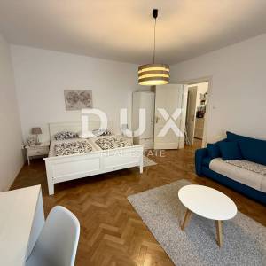 ZAGREB, CENTAR - dvoetažni stan s tri apartmana i odličnim prihodima!