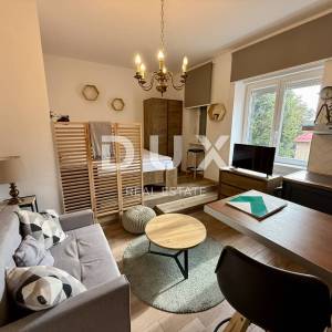 ZAGREB, CENTAR - dvoetažni stan s tri apartmana i odličnim prihodima!
