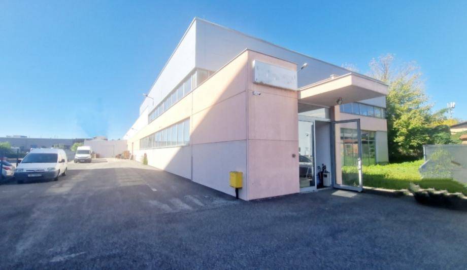 ZAGREB, DUBRAVA OKRETIŠTE, VIŠENAMJENSKA HALA 2319 m2 (prodaja)