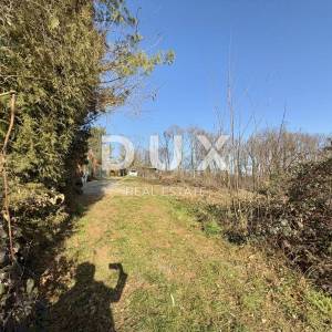 ZAGREB, MARKUŠEVEC - poljoprivredno zemljište 600 m² + legalizirani objekt 23 m²