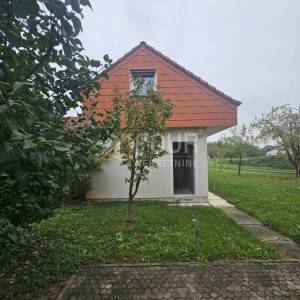 Zagreb okolica, kuća s 3 stana + gosp. objekt i okućnica