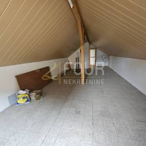 Zagreb okolica, kuća s 3 stana + gosp. objekt i okućnica