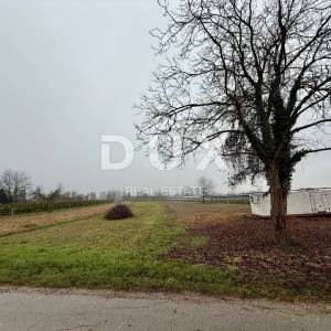 ZAGREB, SAMOBOR, OREŠJE - građevinsko zemljšte 3800 m2 za stambenu zgradu - stanove/ obiteljsku kuću 