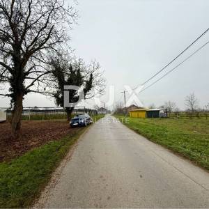 ZAGREB, SAMOBOR, OREŠJE - građevinsko zemljšte 3800 m2 za stambenu zgradu - stanove/ obiteljsku kuću 