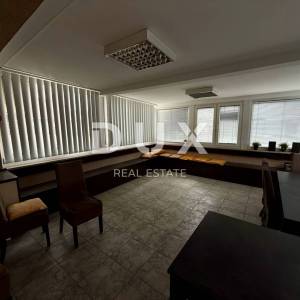 ZAGREB, VOLTINO - poslovna zgrada 266 m² NKP, 4 etaže, 4 parkirna mjesta!