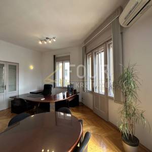 Zakup, Istra, Pula, poslovni prostor, 56.99m2