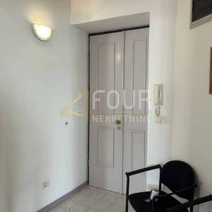 Zakup, Istra, Pula, poslovni prostor, 56.99m2