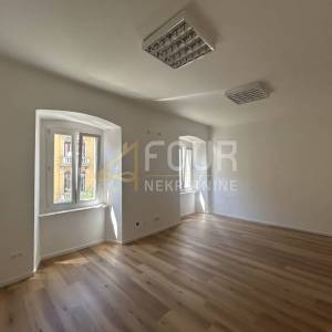 Zakup, Rijeka, Centar, poslovni prostor, 66.26m2