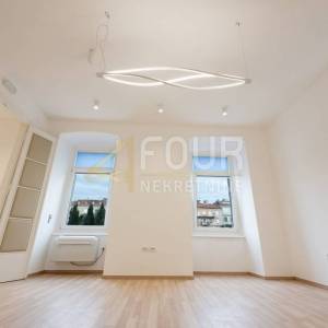 Zakup, Rijeka, Centar, poslovni prostor, 87.02m2