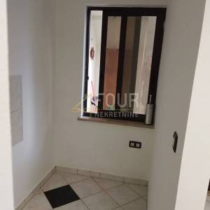 Zakup, Rijeka, Krimeja, poslovni prostor 30m2